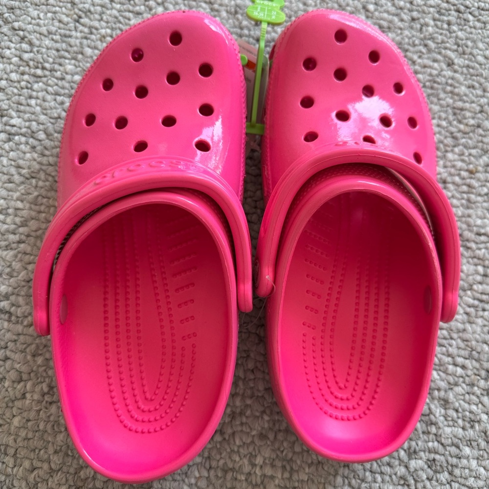 crocs classic clog in pink crush
